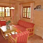 Almrausch-feriendorf Koralpe * Elsenbrunn